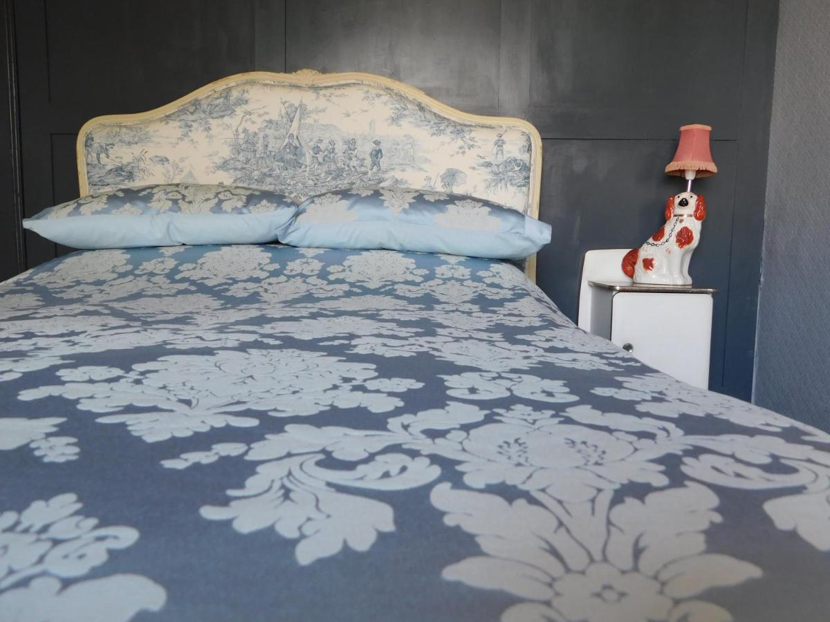 The Bear Bread Bakery B&B, Ensuite Rooms Above The Bakery, Colyton Extérieur photo
